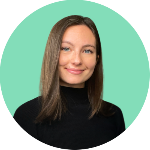 Casual virtual headshot example of woman on soft green background